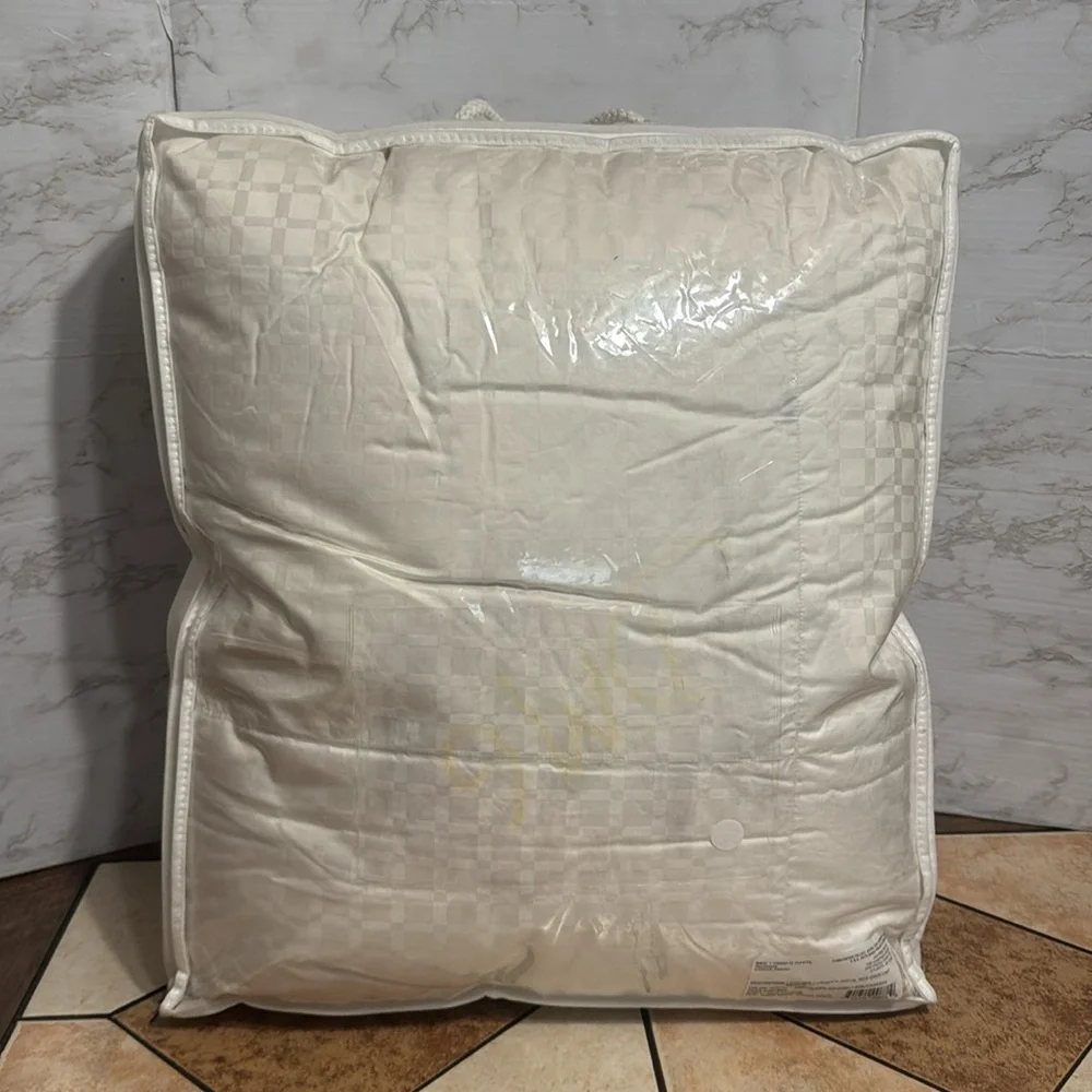 The company store Legends Luxury Luxe Royal Down Medium Warmth Comforter‎ Queen